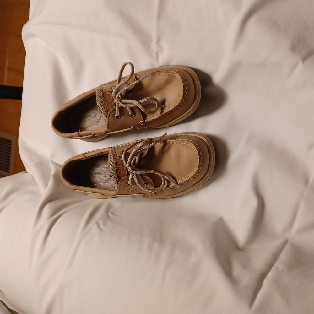 Shoes - Picture 4 of 4